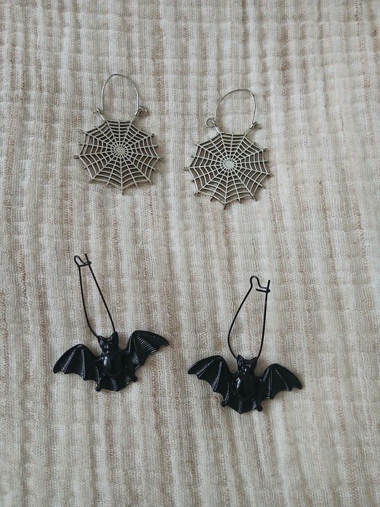 Jewelry - (2/15$)Spiderweb & Bat Dangle Earrings Set - Silver & Black